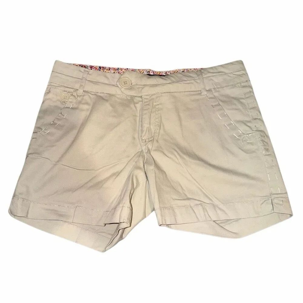 Freestyle Revolution khaki shorts- size 11
